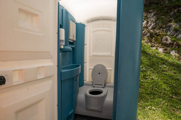 Best Portable bathroom rental  in Converse, IN